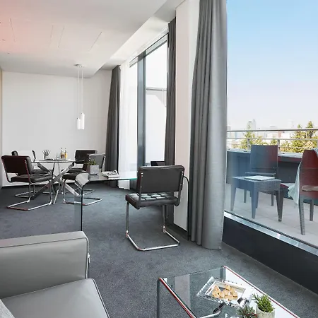 Living Frankfurt 4*
