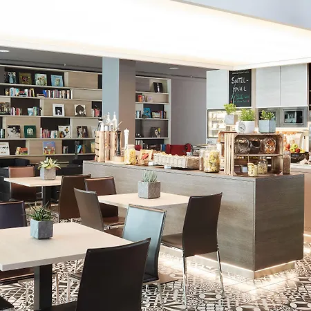 Отель Living Frankfurt