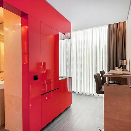 Отель Living Frankfurt 4*