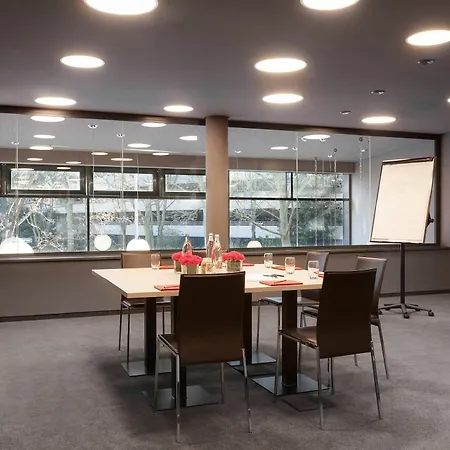 Living Frankfurt 4*
