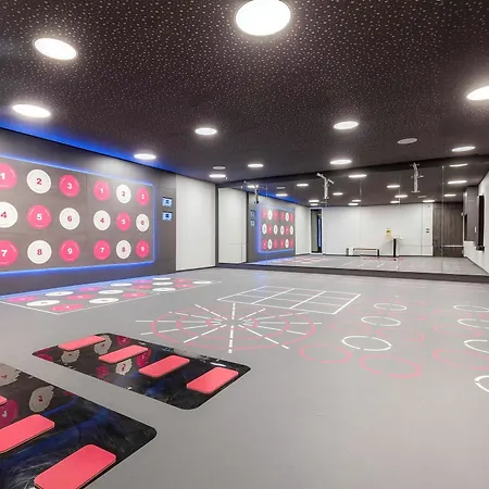 Отель Living Frankfurt 4*