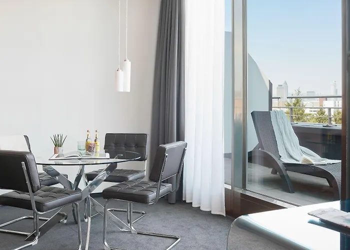 Living Frankfurt 4*