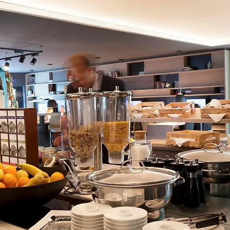 Living Frankfurt Szálloda 4*